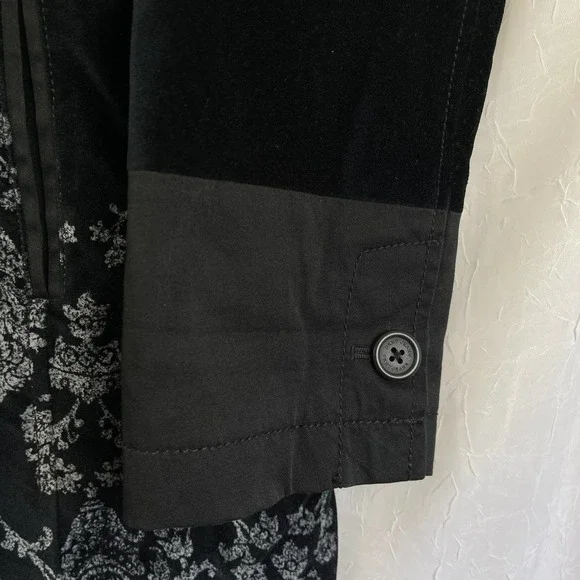 🚫SOLD🚫 VTG Y2K DKNY Jeans Black Velvet Long Coat w/ Pockets Grey Baroque - Picture 13 of 16